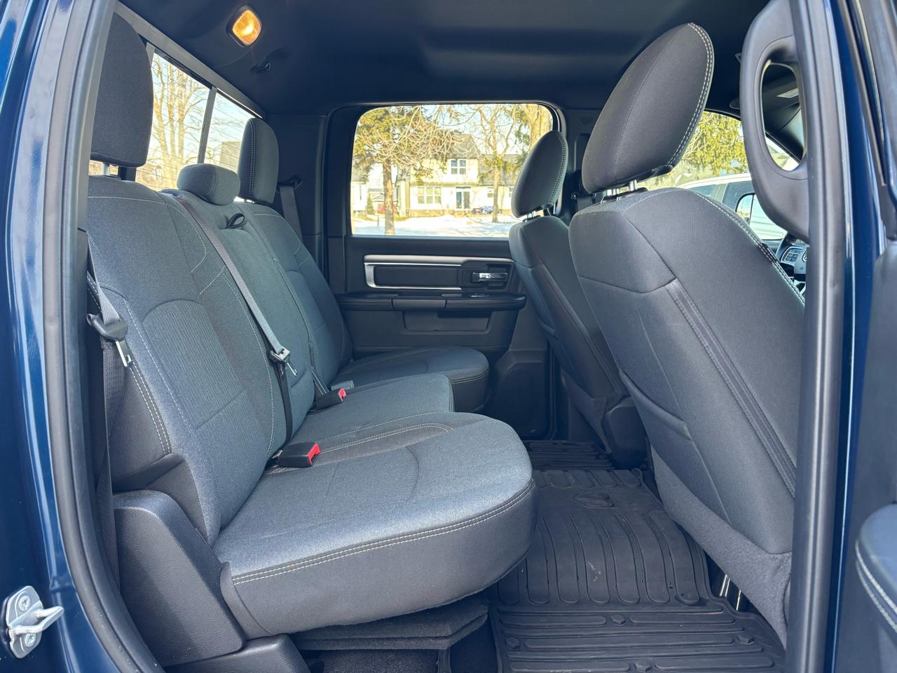 RAM 1500 Classic Warlock 4x4 Crew Cab 5'7" Box 2021