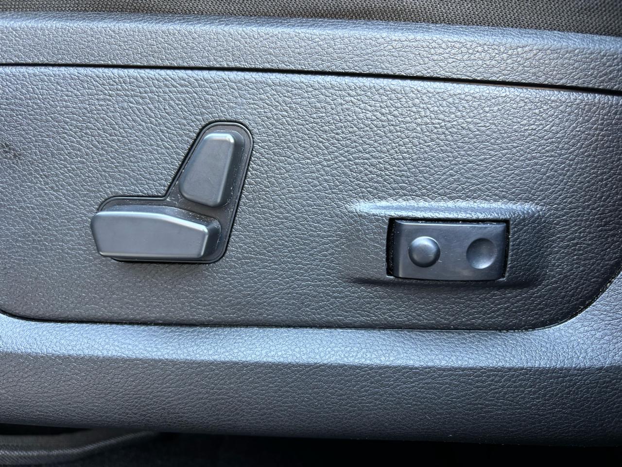 RAM 1500 Classic Warlock 4x4 Crew Cab 5'7" Box 2021