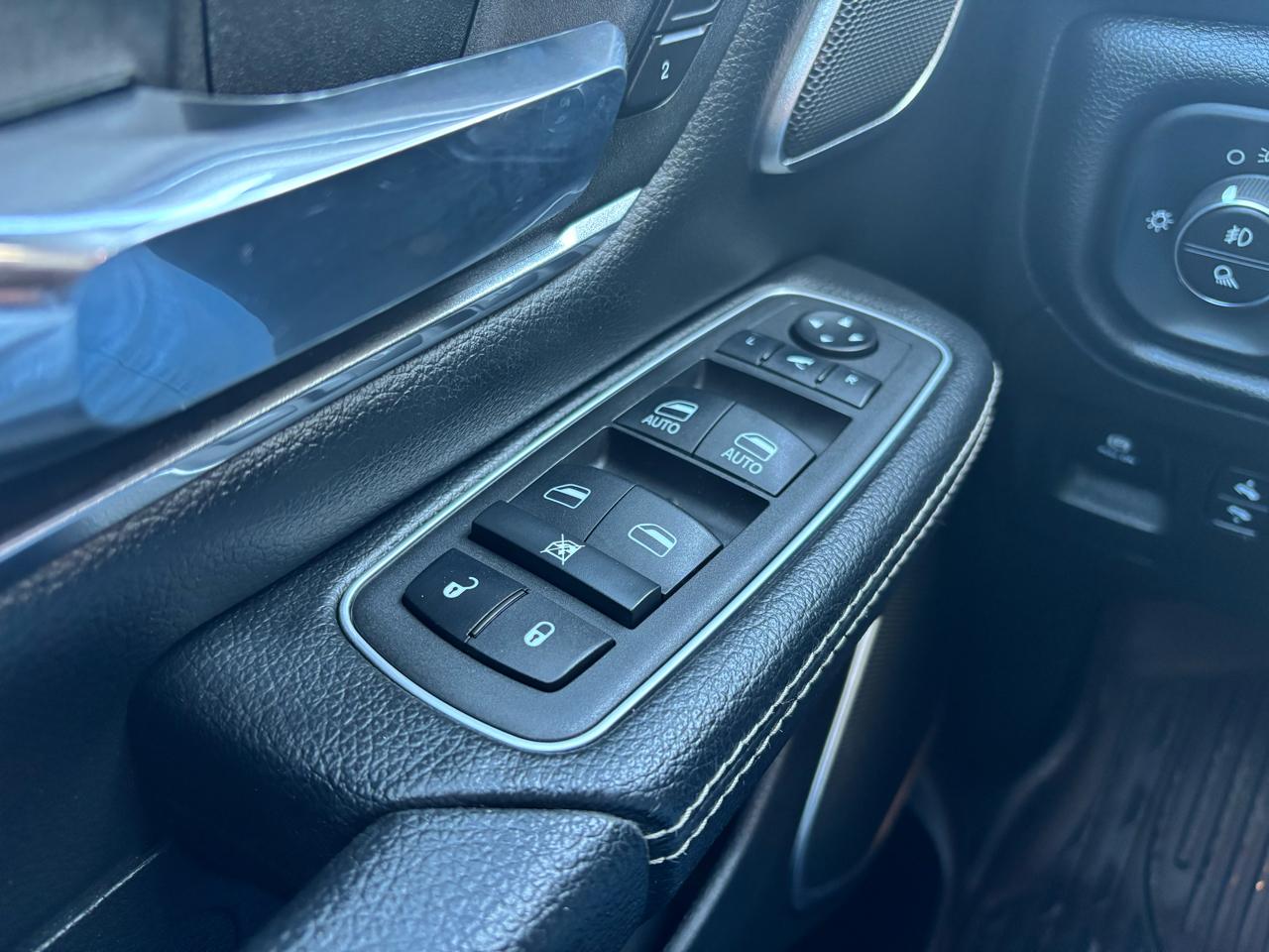 RAM 1500 Laramie 4x4 Crew Cab 6'4" Box 2022