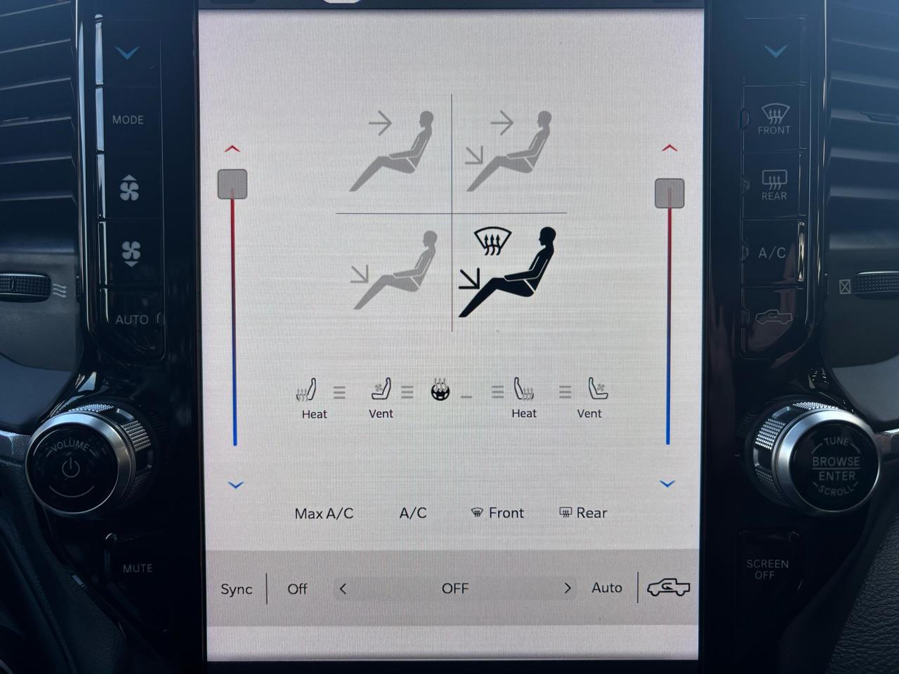 RAM 1500 Laramie 4x4 Crew Cab 6'4" Box 2022