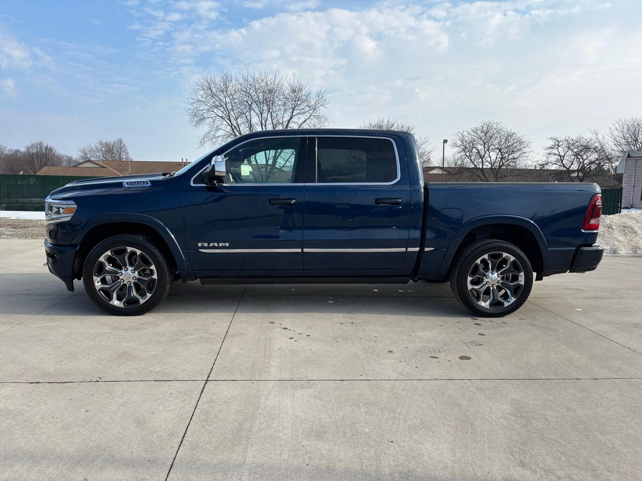 RAM 1500 Limited 4x4 Crew Cab 5'7" Box 2023