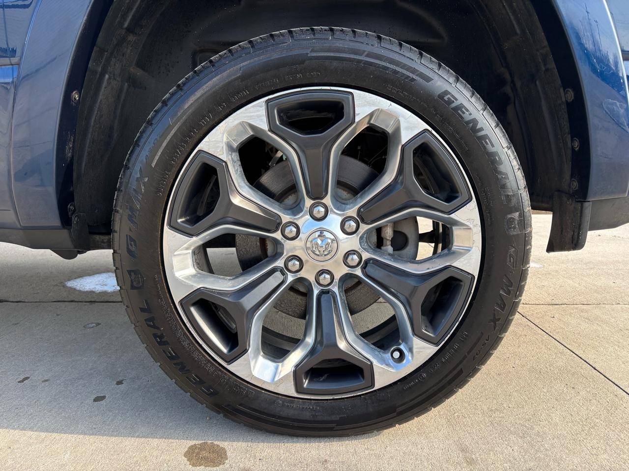 RAM 1500 Limited 4x4 Crew Cab 5'7" Box 2023