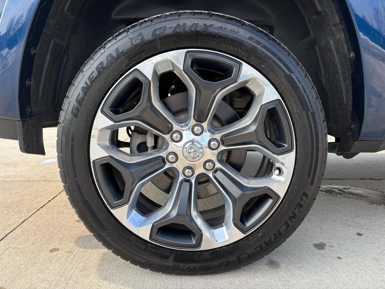 RAM 1500 Limited 4x4 Crew Cab 5'7" Box 2023