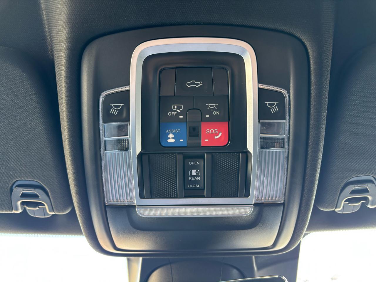 RAM 1500 Limited 4x4 Crew Cab 5'7" Box 2023