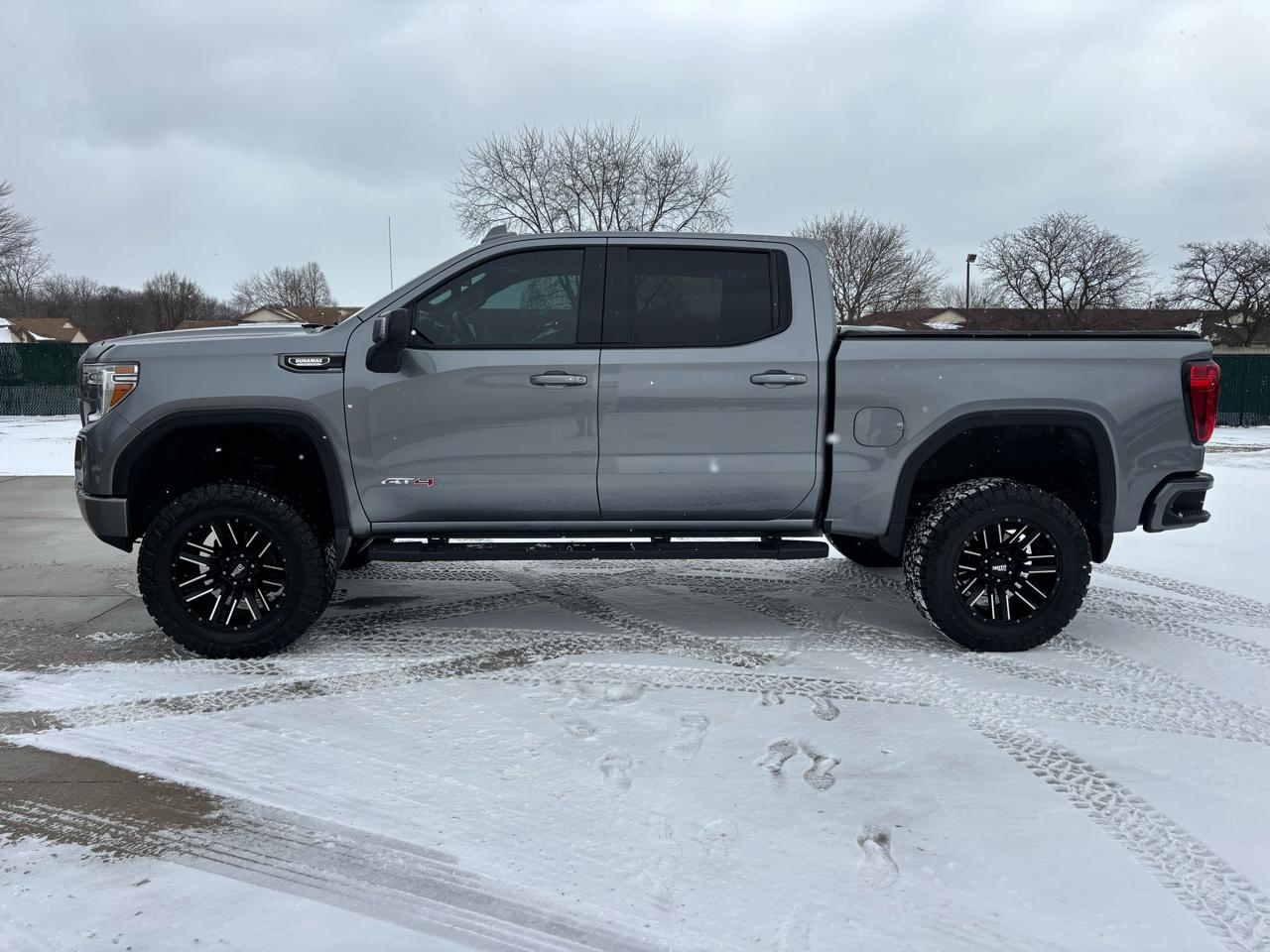 GMC Sierra 1500 4WD Crew Cab 147" AT4 2021