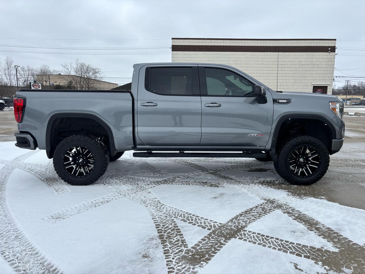 GMC Sierra 1500 4WD Crew Cab 147" AT4 2021
