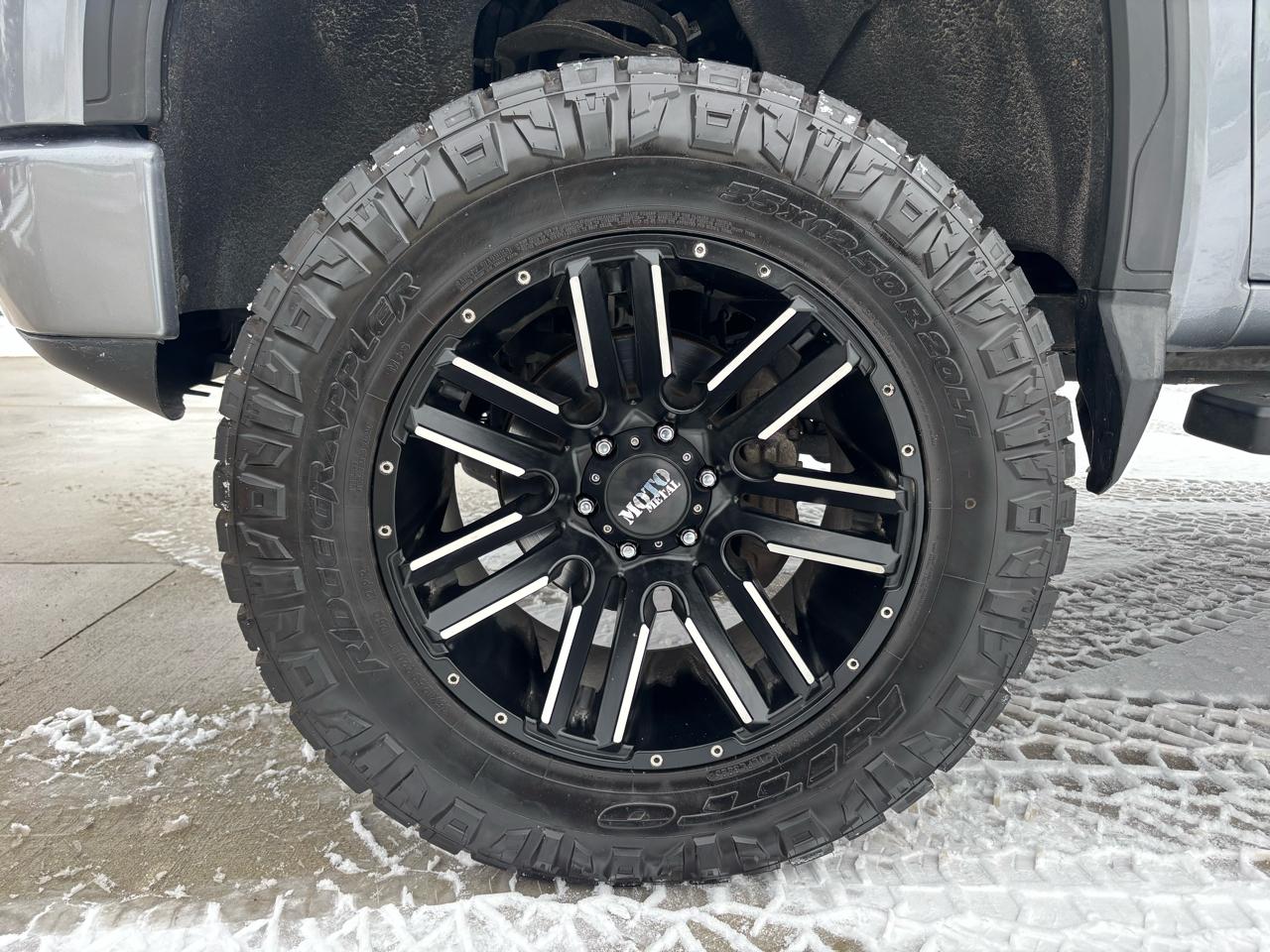 GMC Sierra 1500 4WD Crew Cab 147" AT4 2021