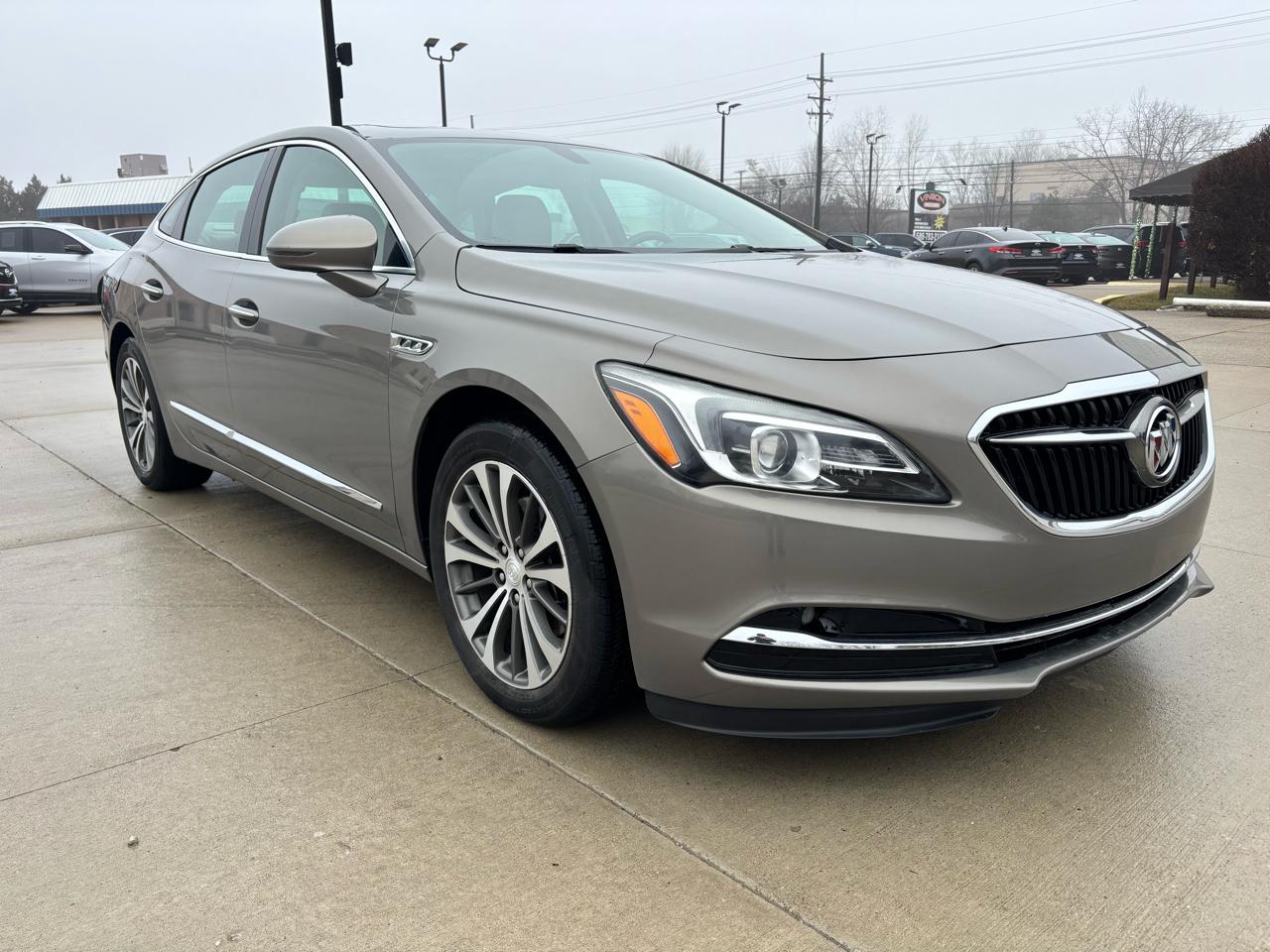 Buick LaCrosse 4dr Sdn Essence FWD 2017