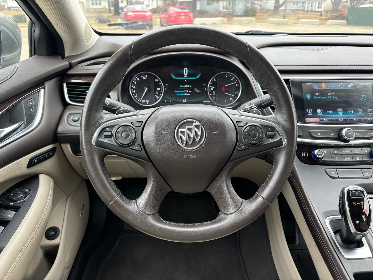 Buick LaCrosse 4dr Sdn Essence FWD 2017