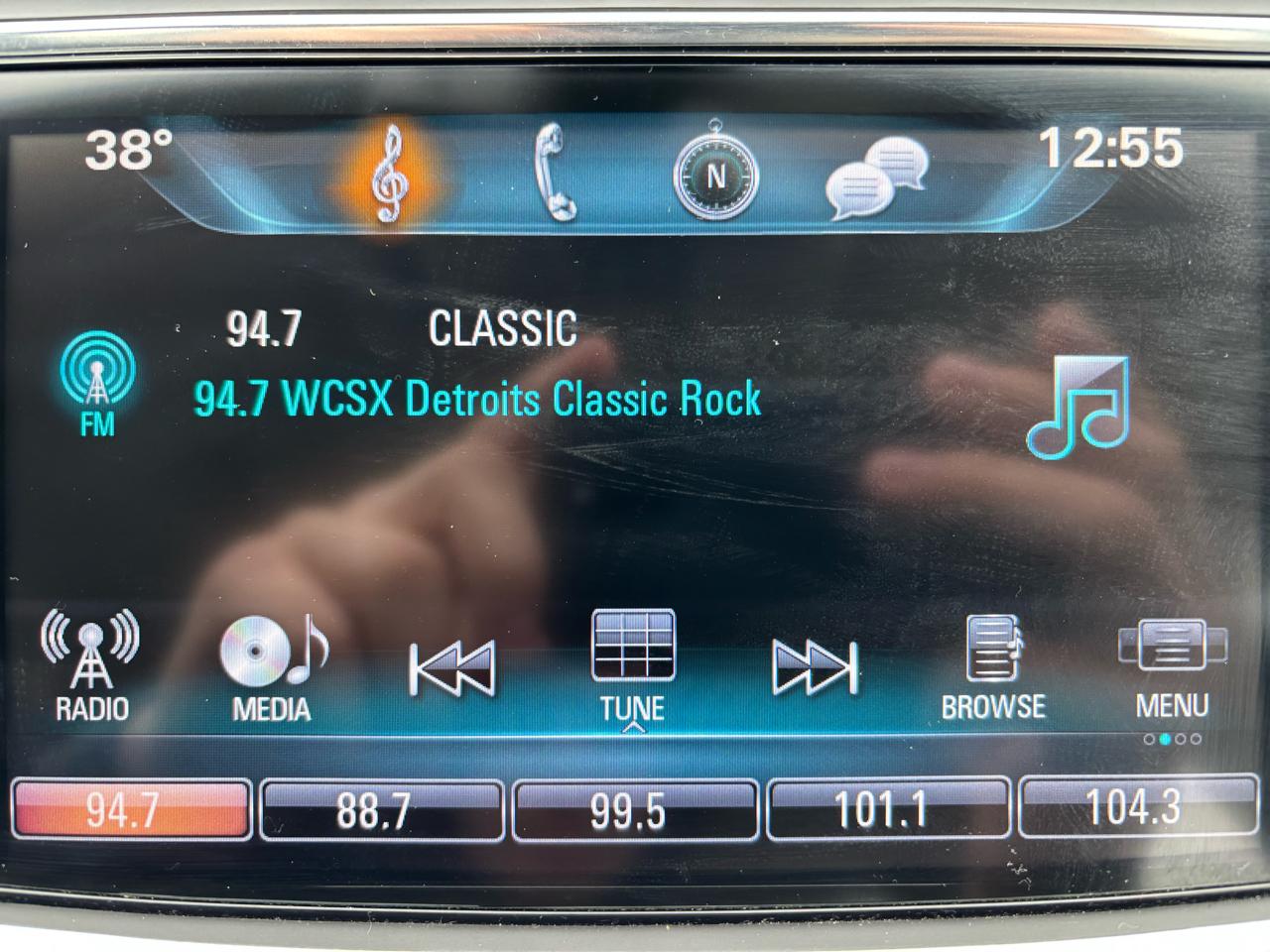 Buick LaCrosse 4dr Sdn Essence FWD 2017