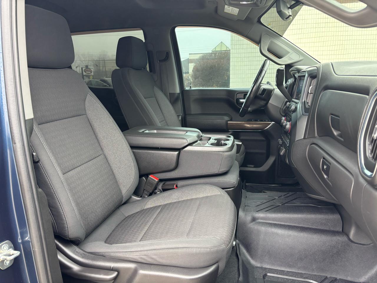 Chevrolet Silverado 1500 4WD Crew Cab 147" LT 2020