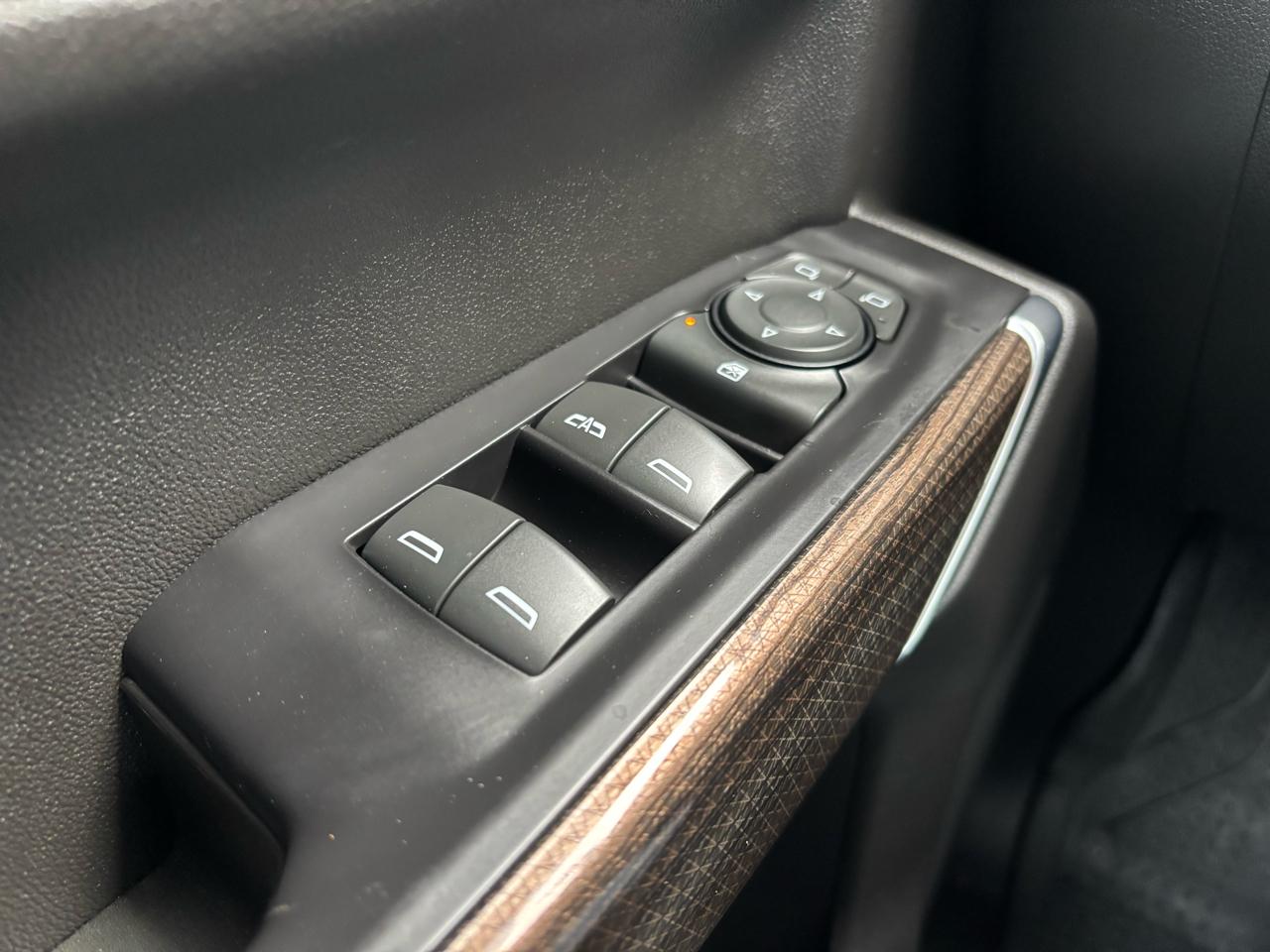 Chevrolet Silverado 1500 4WD Crew Cab 147" LT 2020