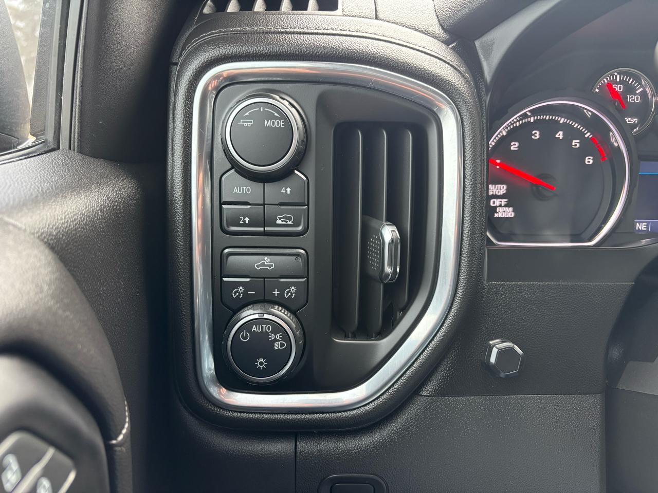 Chevrolet Silverado 1500 4WD Crew Cab 147" LT 2020