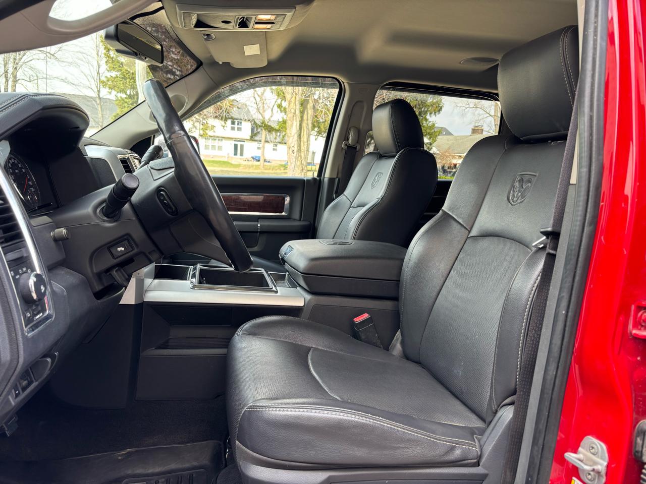 RAM 3500 4WD Mega Cab 160.5" Laramie 2011