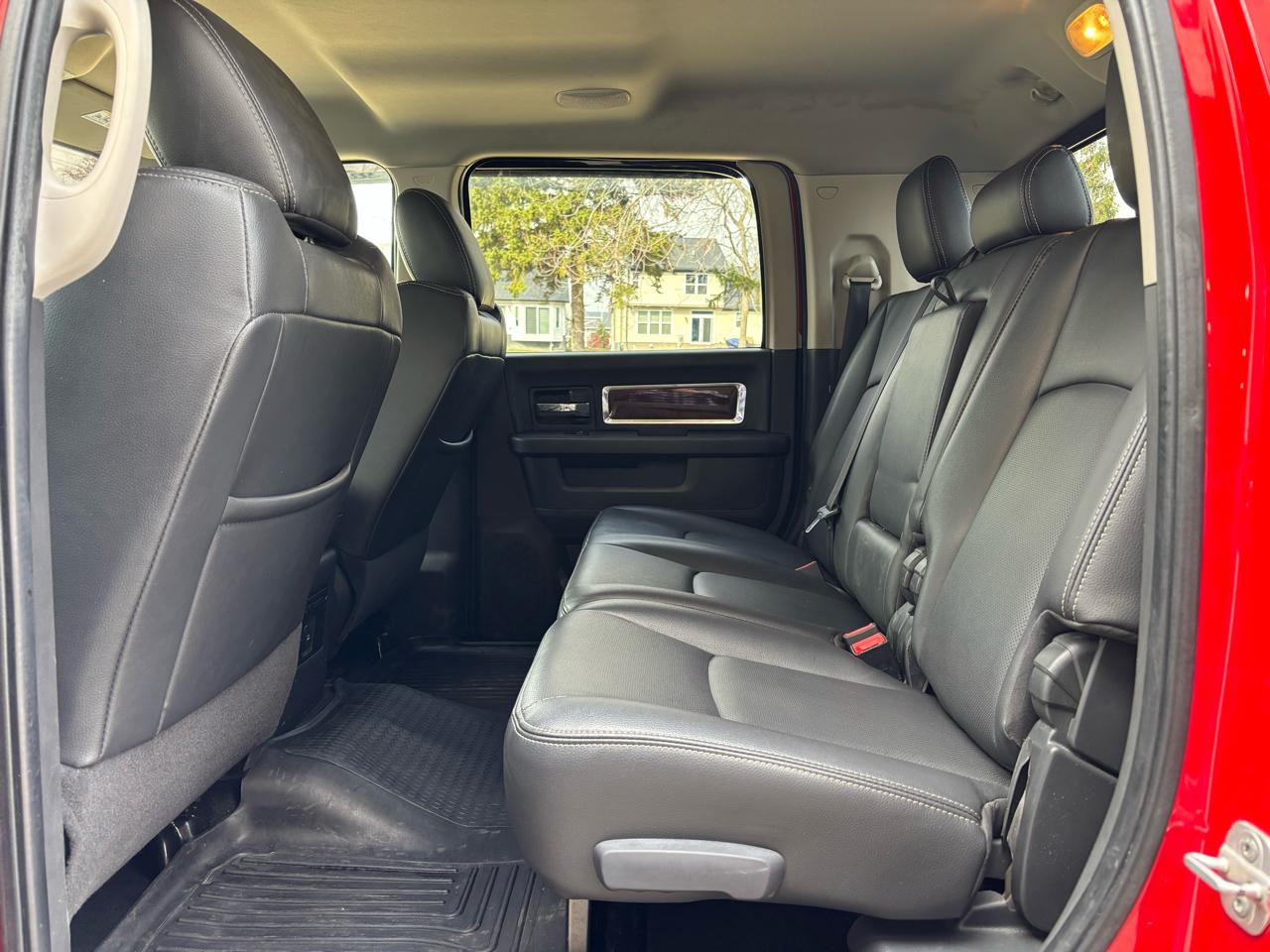 RAM 3500 4WD Mega Cab 160.5" Laramie 2011