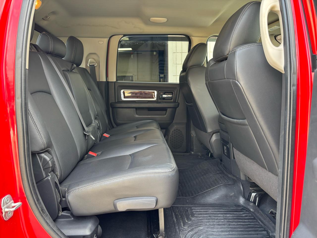 RAM 3500 4WD Mega Cab 160.5" Laramie 2011