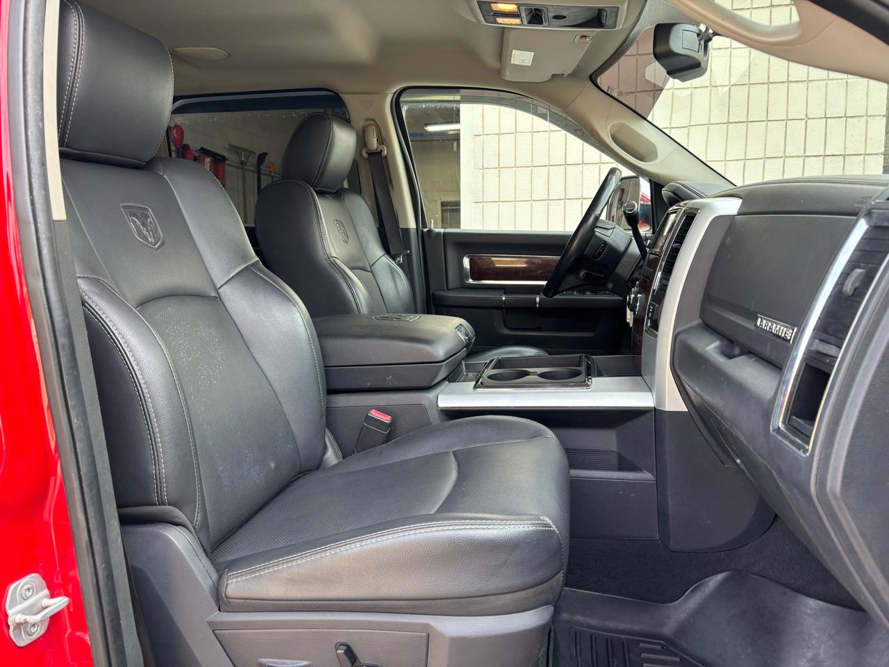 RAM 3500 4WD Mega Cab 160.5" Laramie 2011