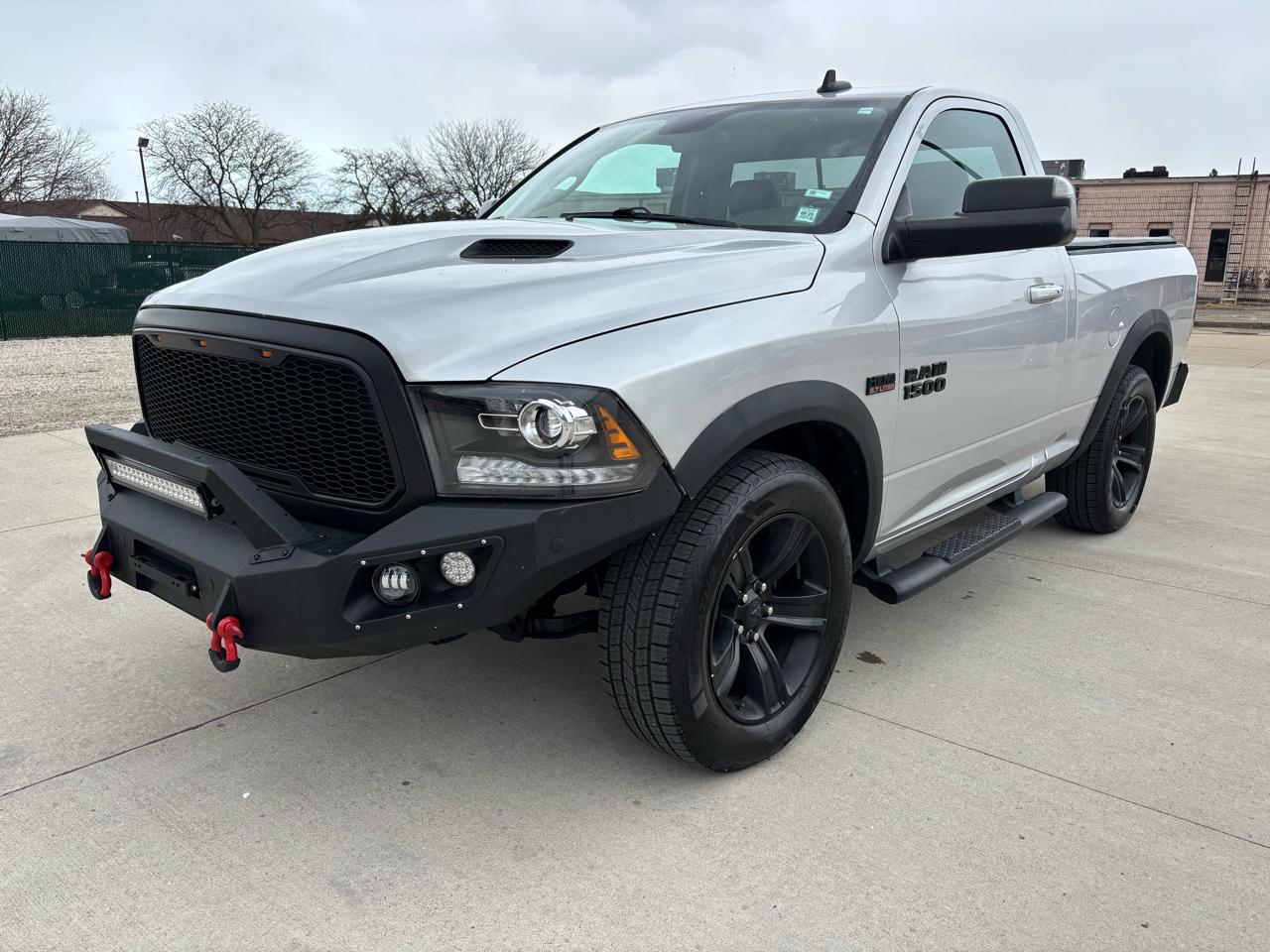 RAM 1500 Night 4x4 Regular Cab 6'4" Box 2017