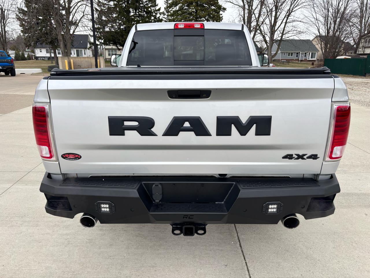 RAM 1500 Night 4x4 Regular Cab 6'4" Box 2017