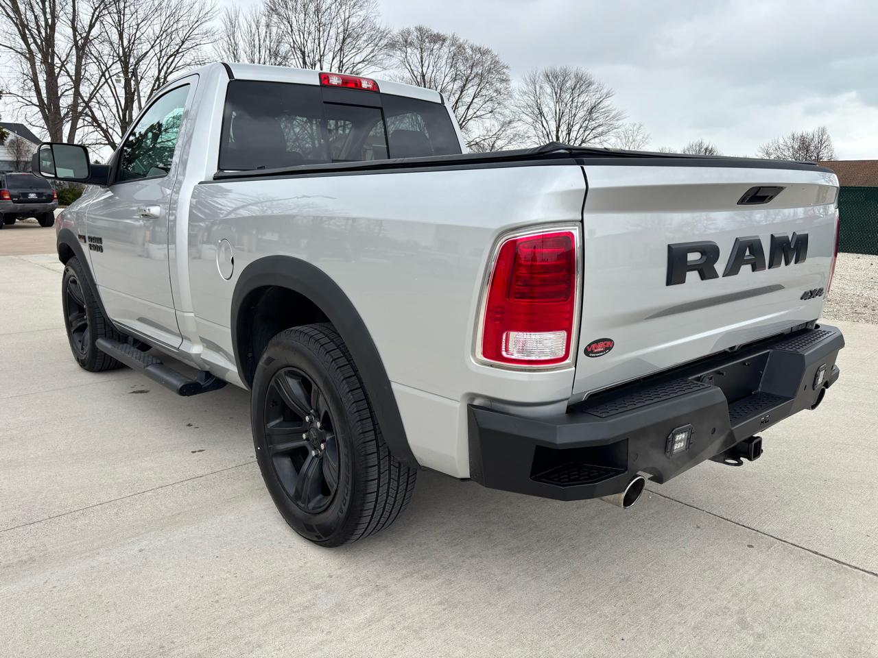 RAM 1500 Night 4x4 Regular Cab 6'4" Box 2017