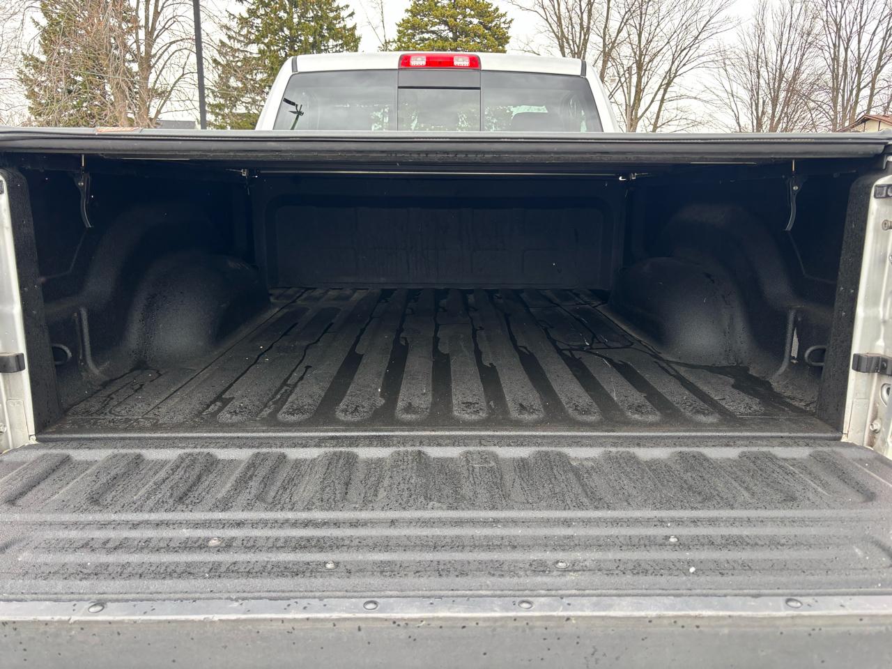 RAM 1500 Night 4x4 Regular Cab 6'4" Box 2017