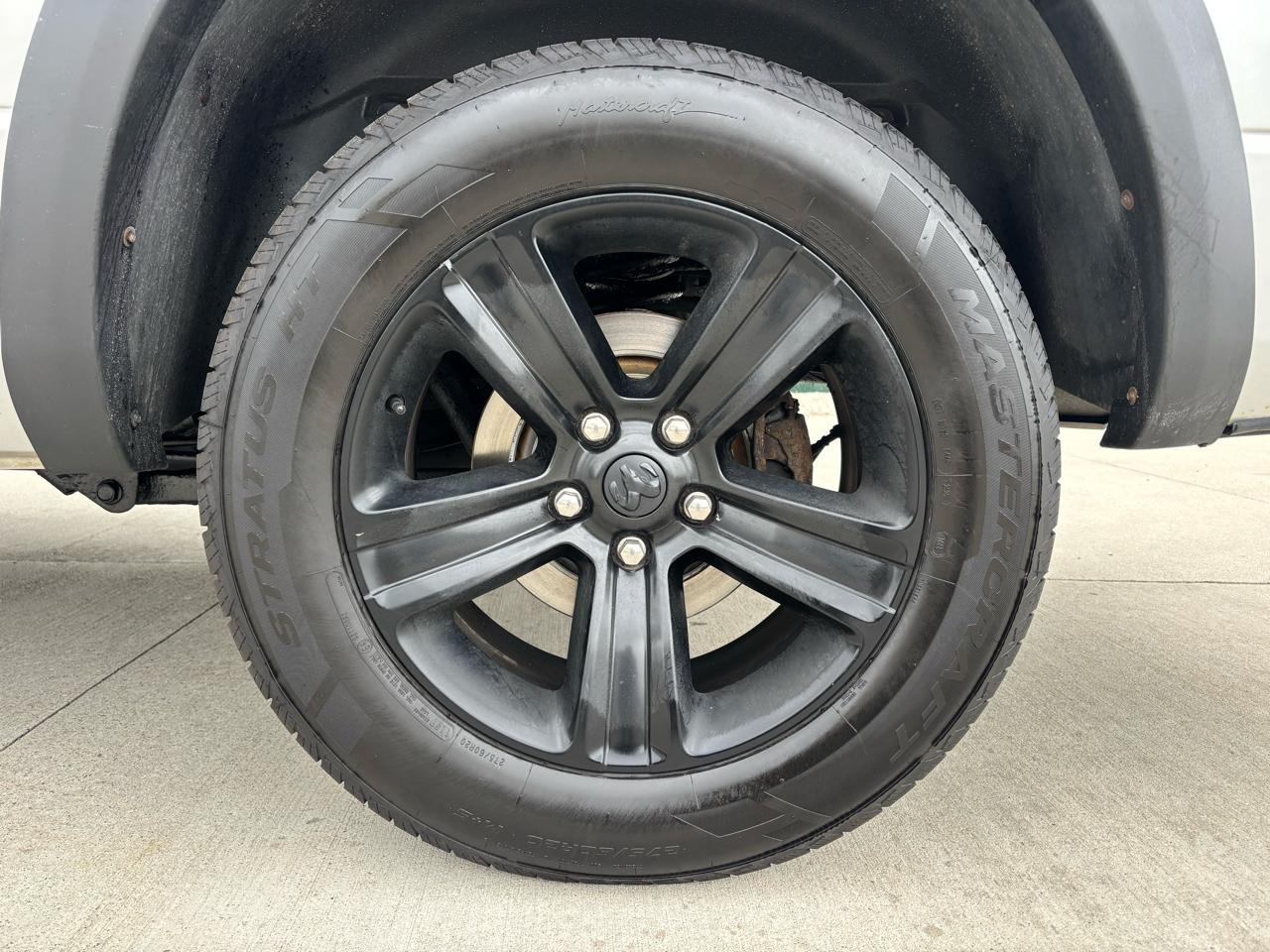 RAM 1500 Night 4x4 Regular Cab 6'4" Box 2017