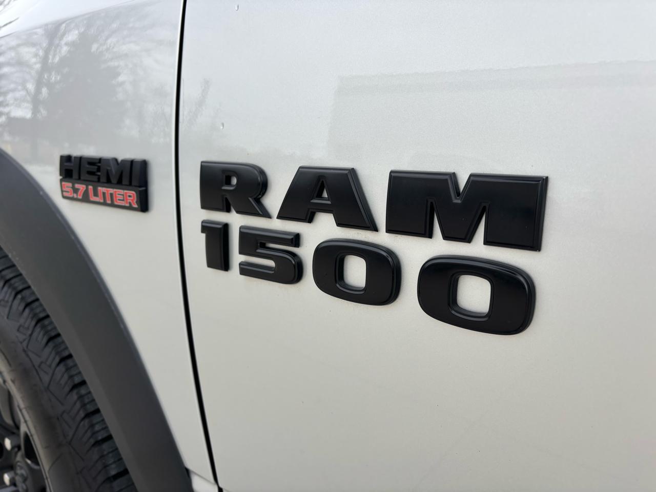 RAM 1500 Night 4x4 Regular Cab 6'4" Box 2017