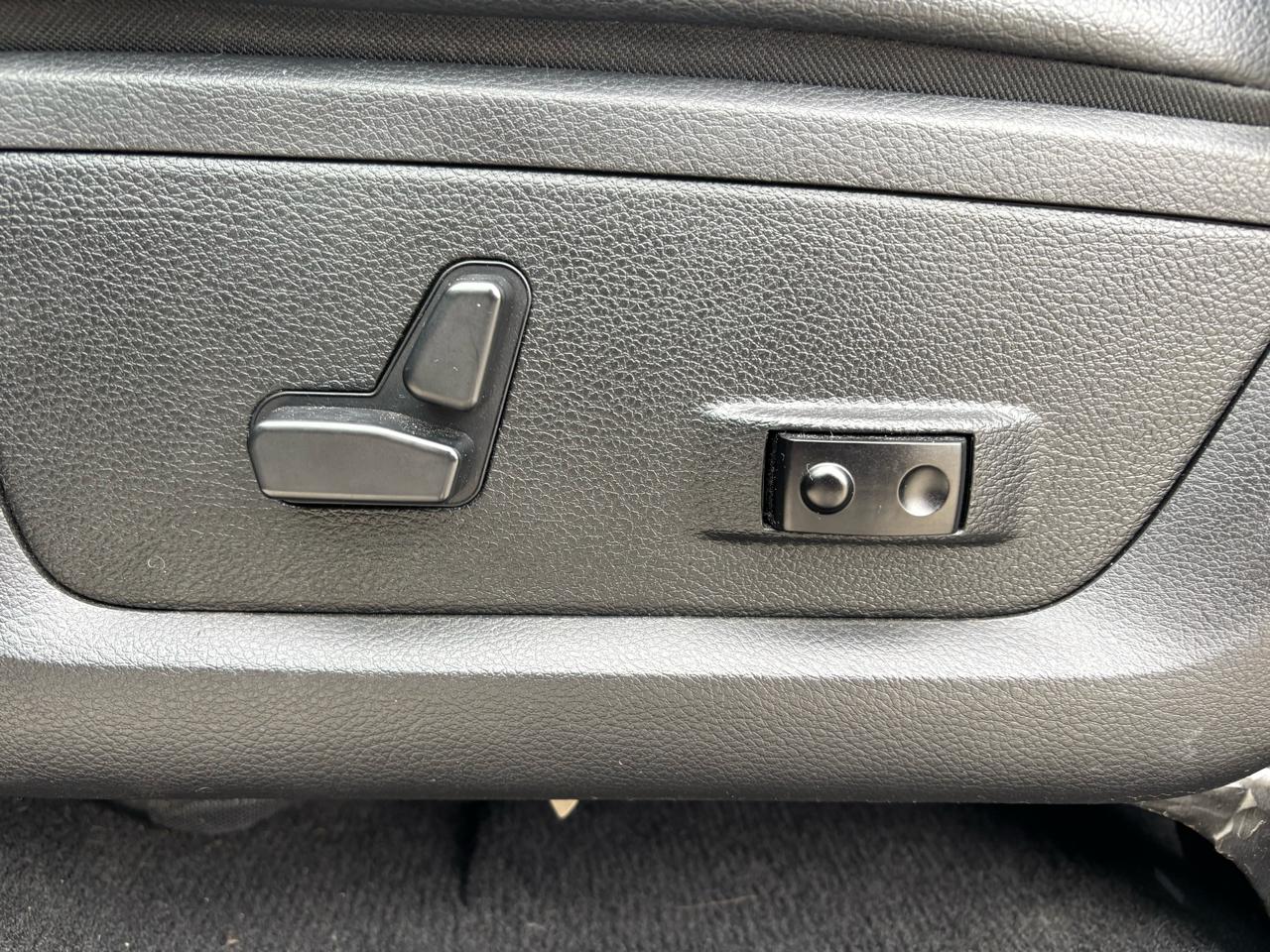 RAM 1500 Night 4x4 Regular Cab 6'4" Box 2017