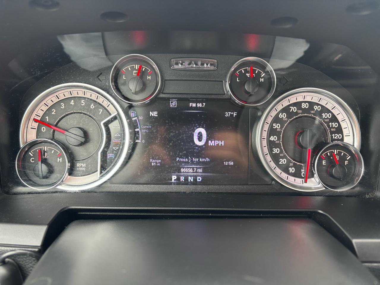 RAM 1500 Night 4x4 Regular Cab 6'4" Box 2017