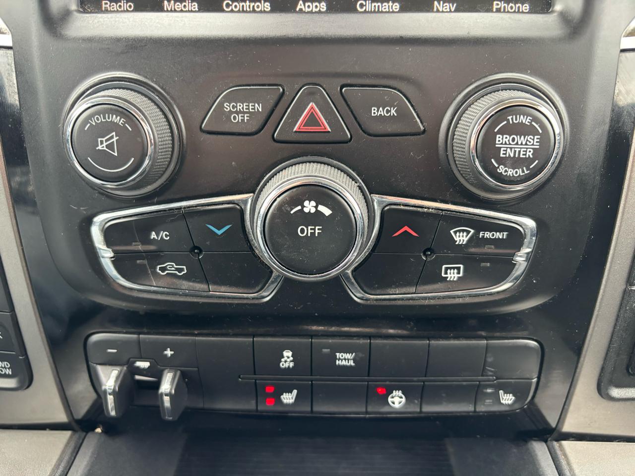 RAM 1500 Night 4x4 Regular Cab 6'4" Box 2017