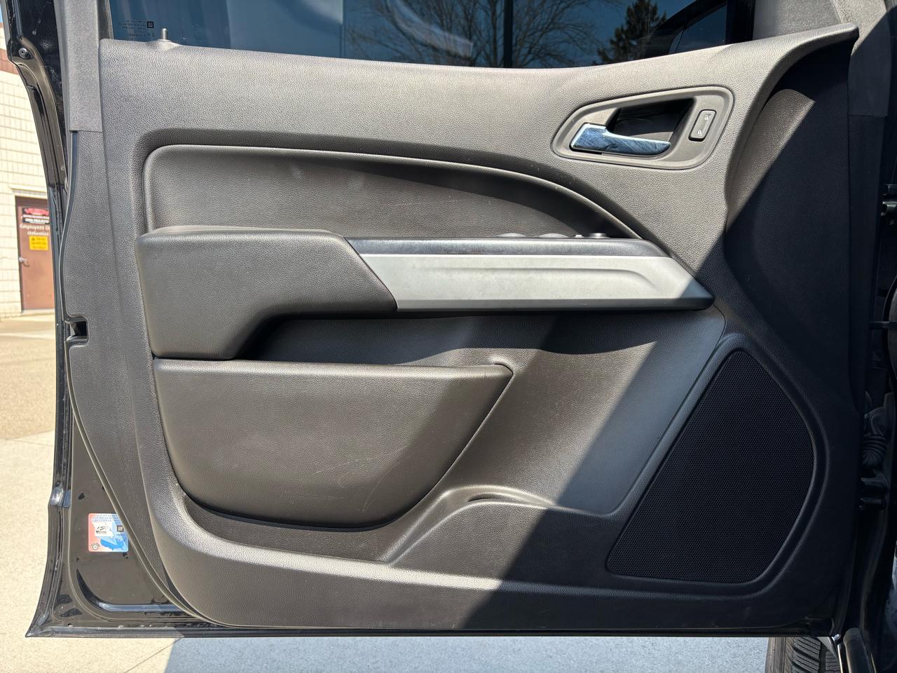 Chevrolet Colorado 4WD Crew Cab 140.5" LT 2017