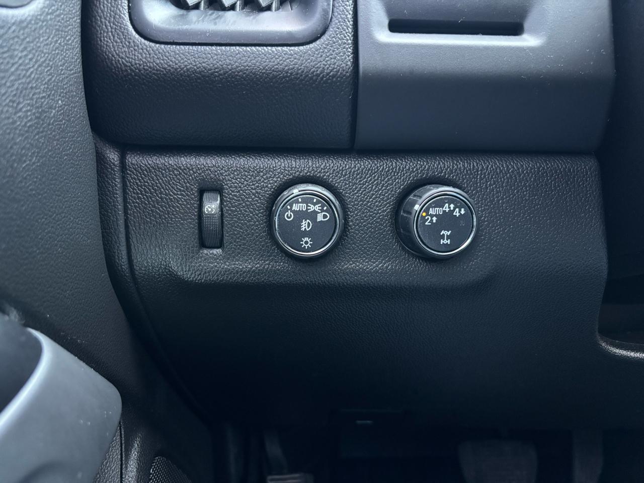 Chevrolet Colorado 4WD Crew Cab 140.5" LT 2017