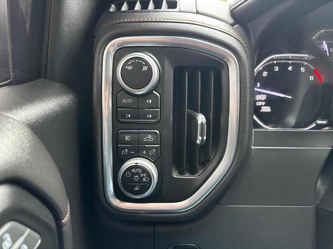 GMC Sierra 1500 4WD Crew Cab 147" AT4 2019