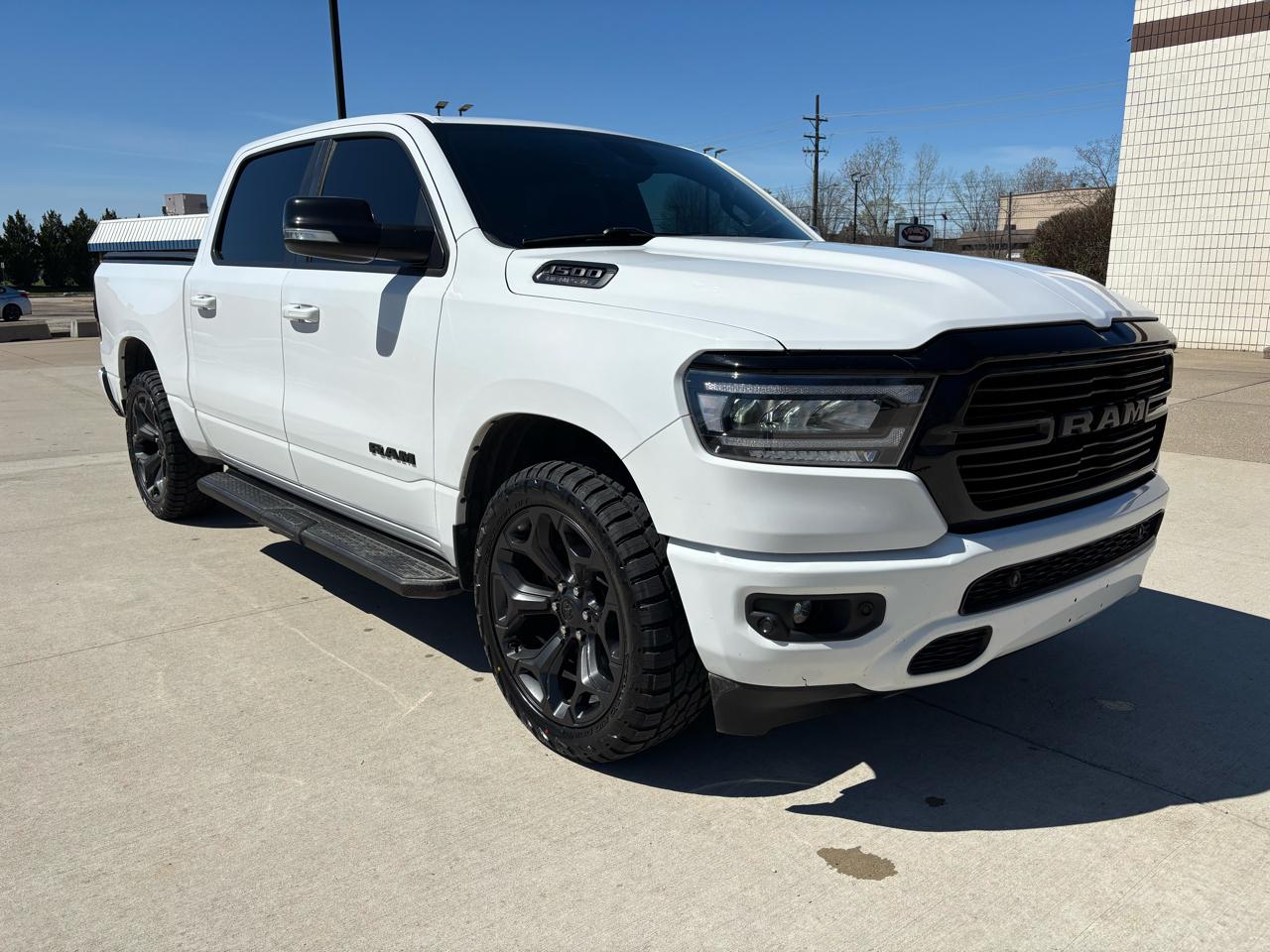 RAM 1500 Big Horn 4x4 Crew Cab 5'7" Box 2021