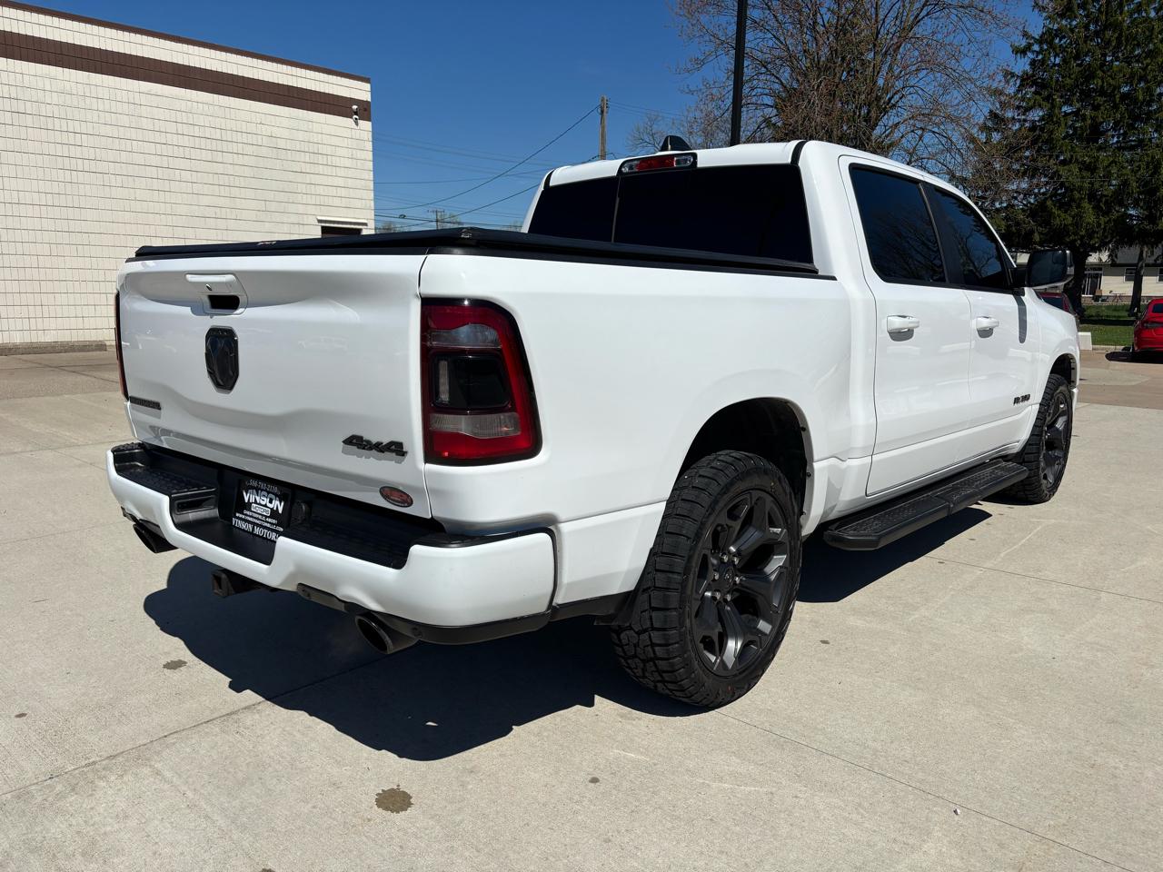 RAM 1500 Big Horn 4x4 Crew Cab 5'7" Box 2021