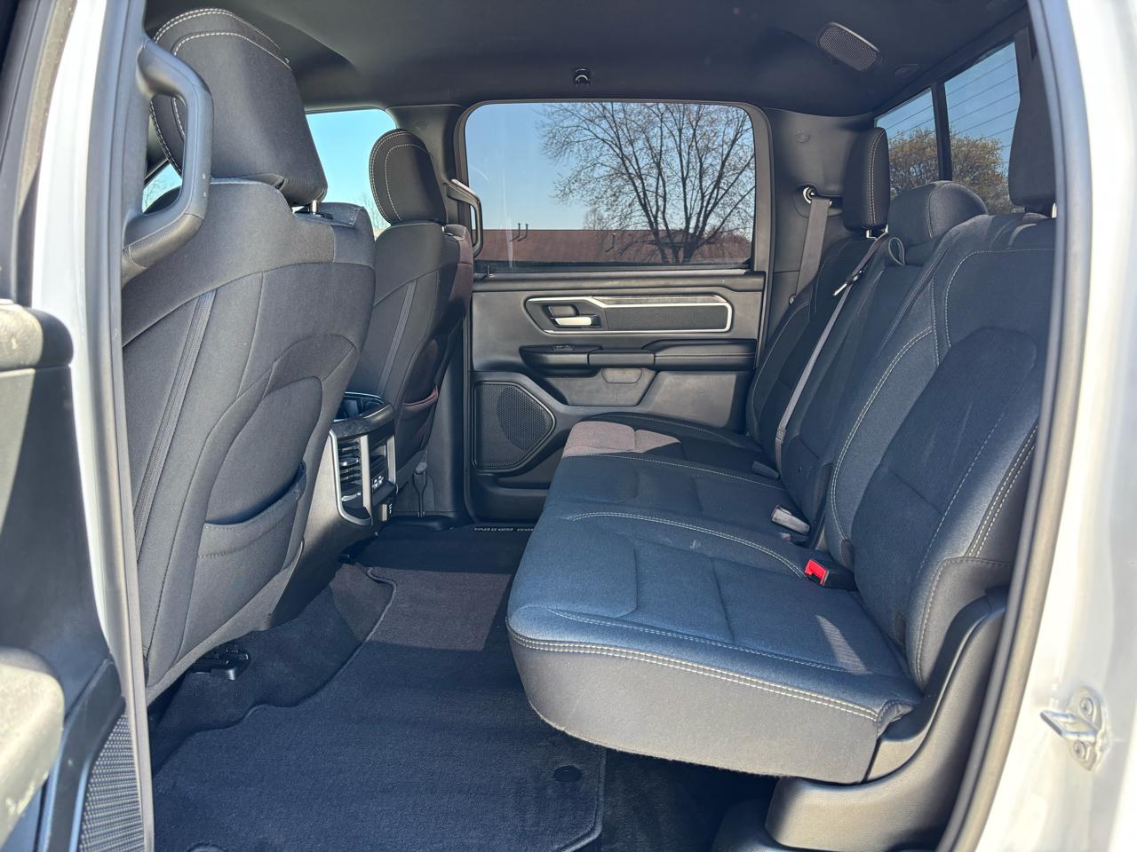 RAM 1500 Big Horn 4x4 Crew Cab 5'7" Box 2021