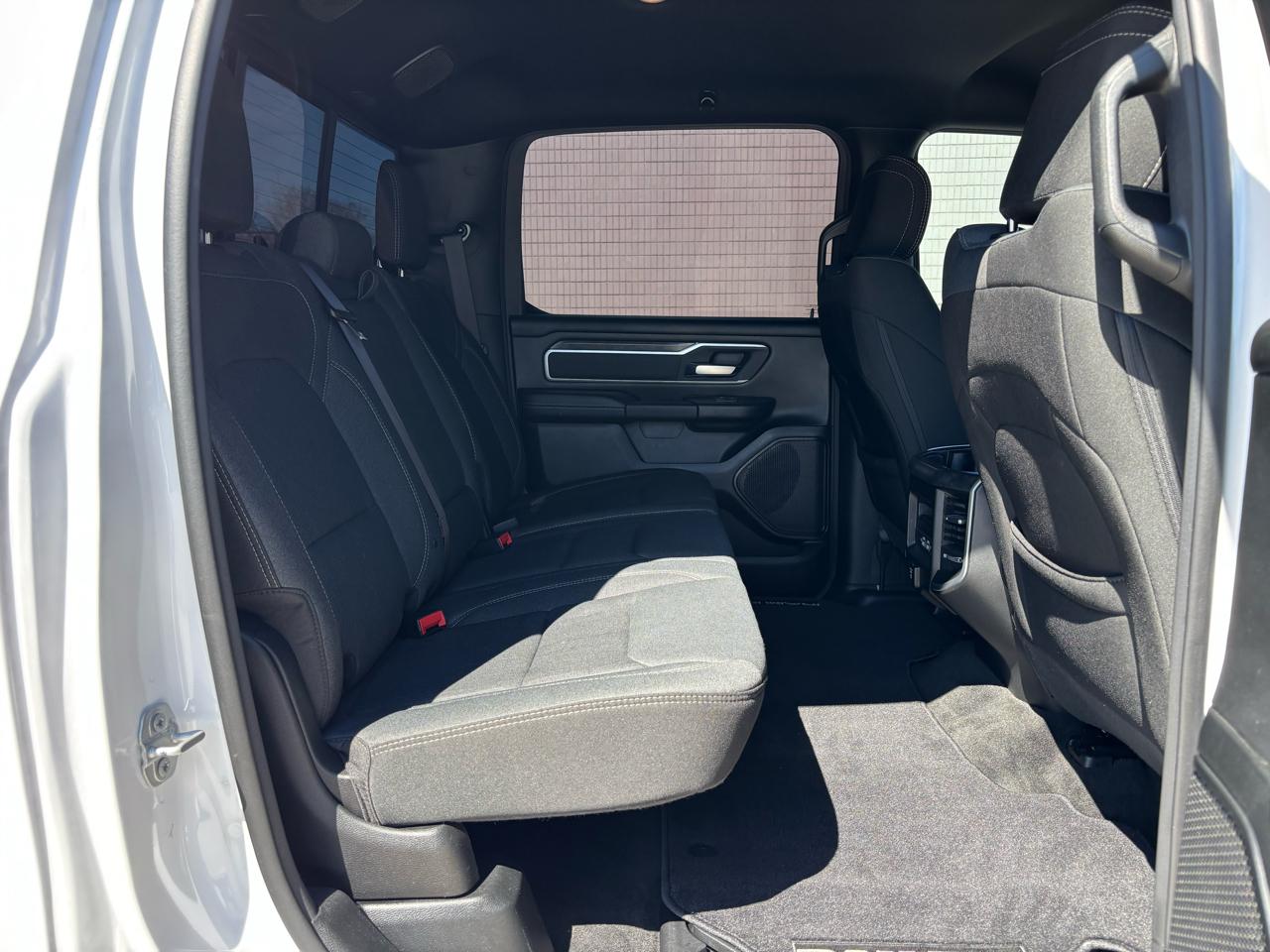 RAM 1500 Big Horn 4x4 Crew Cab 5'7" Box 2021