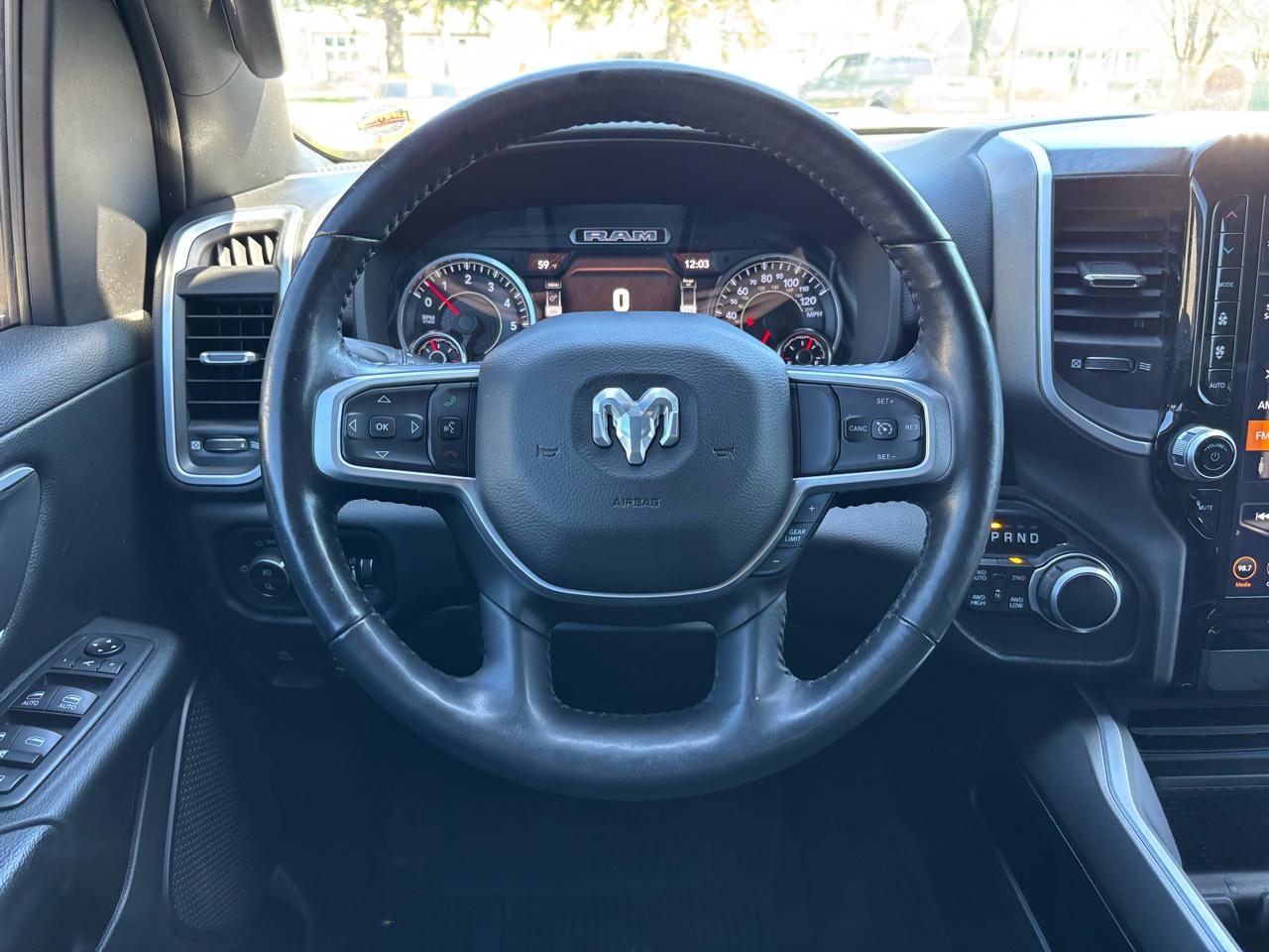 RAM 1500 Big Horn 4x4 Crew Cab 5'7" Box 2021