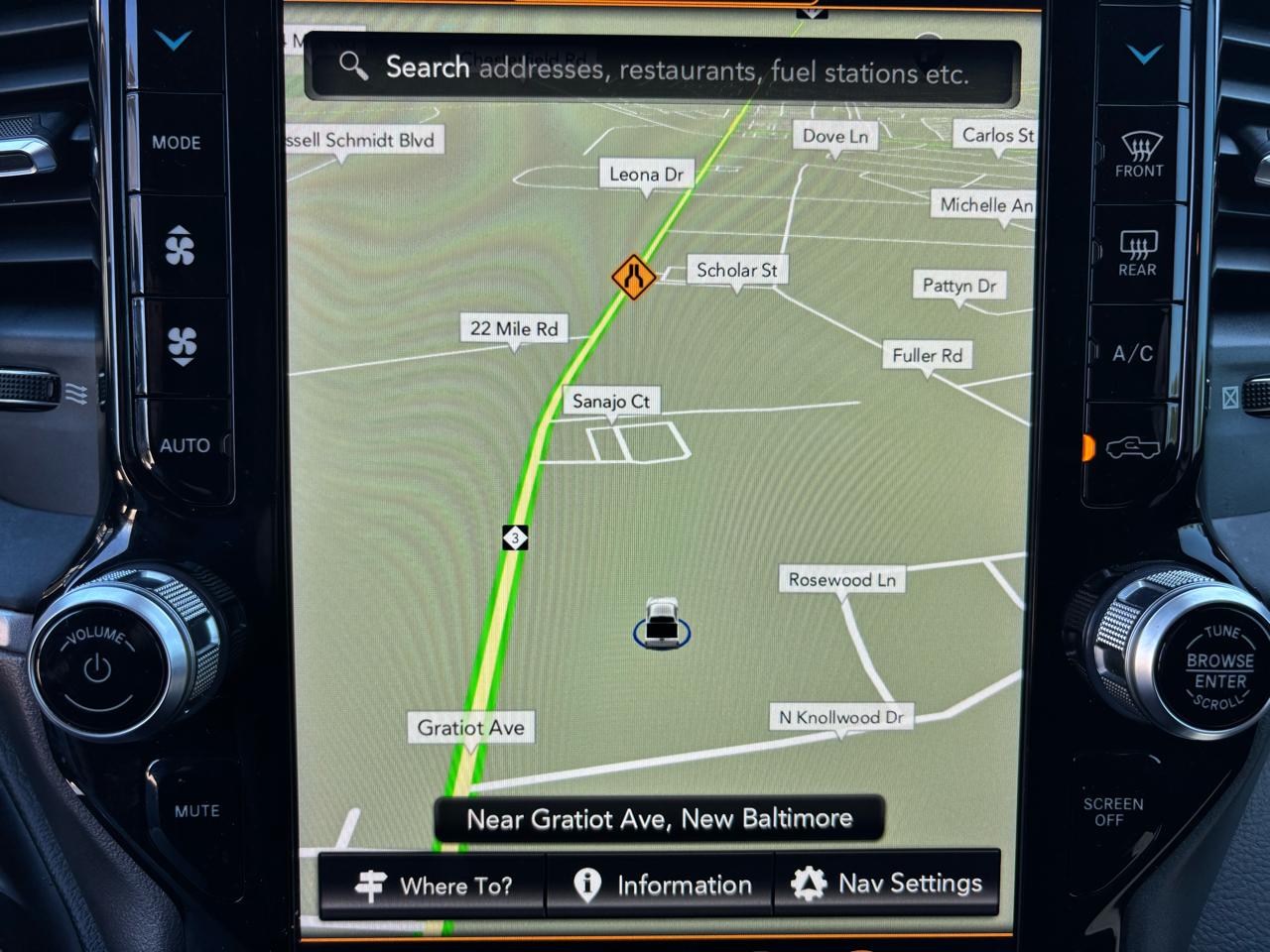 RAM 1500 Big Horn 4x4 Crew Cab 5'7" Box 2021