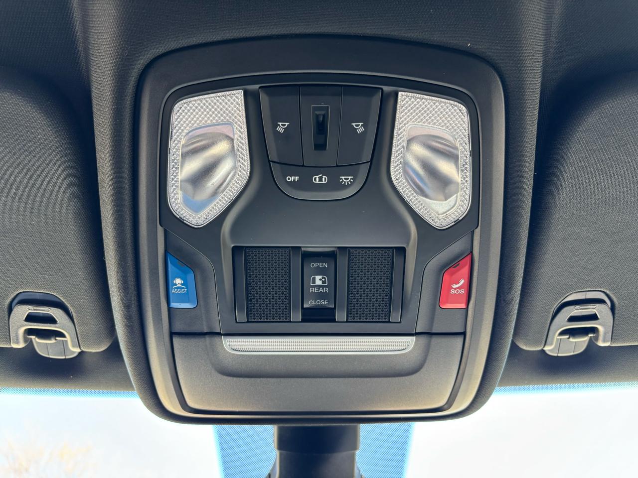 RAM 1500 Big Horn 4x4 Crew Cab 5'7" Box 2021