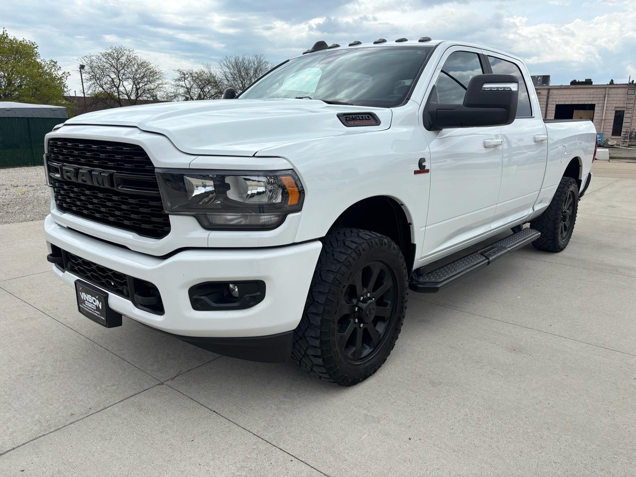 RAM 2500 Big Horn 4x4 Crew Cab 6'4" Box 2023