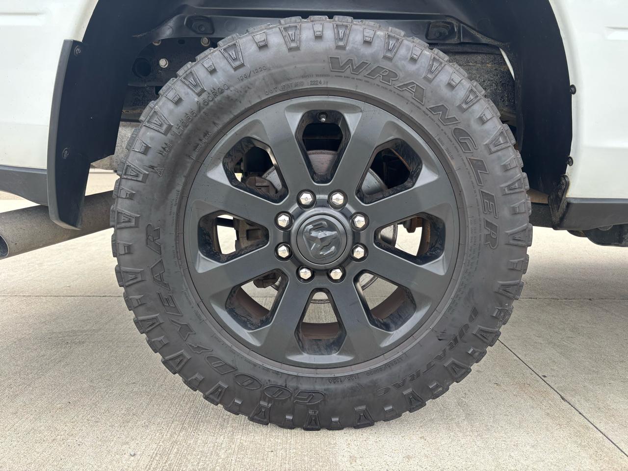 RAM 2500 Big Horn 4x4 Crew Cab 6'4" Box 2023