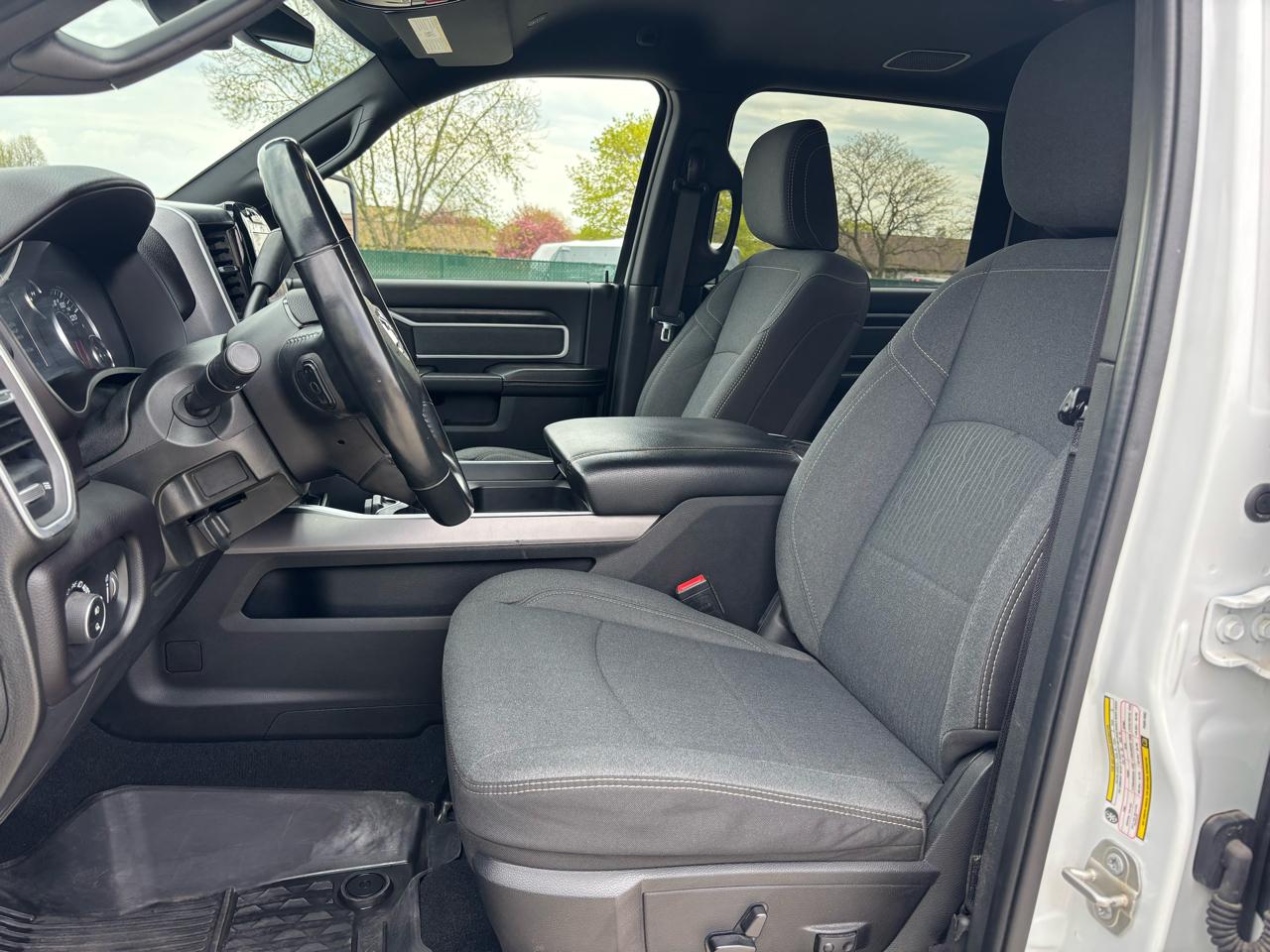 RAM 2500 Big Horn 4x4 Crew Cab 6'4" Box 2023