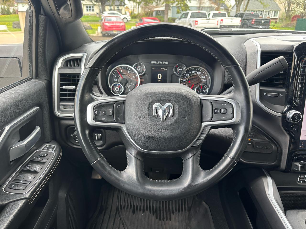 RAM 2500 Big Horn 4x4 Crew Cab 6'4" Box 2023