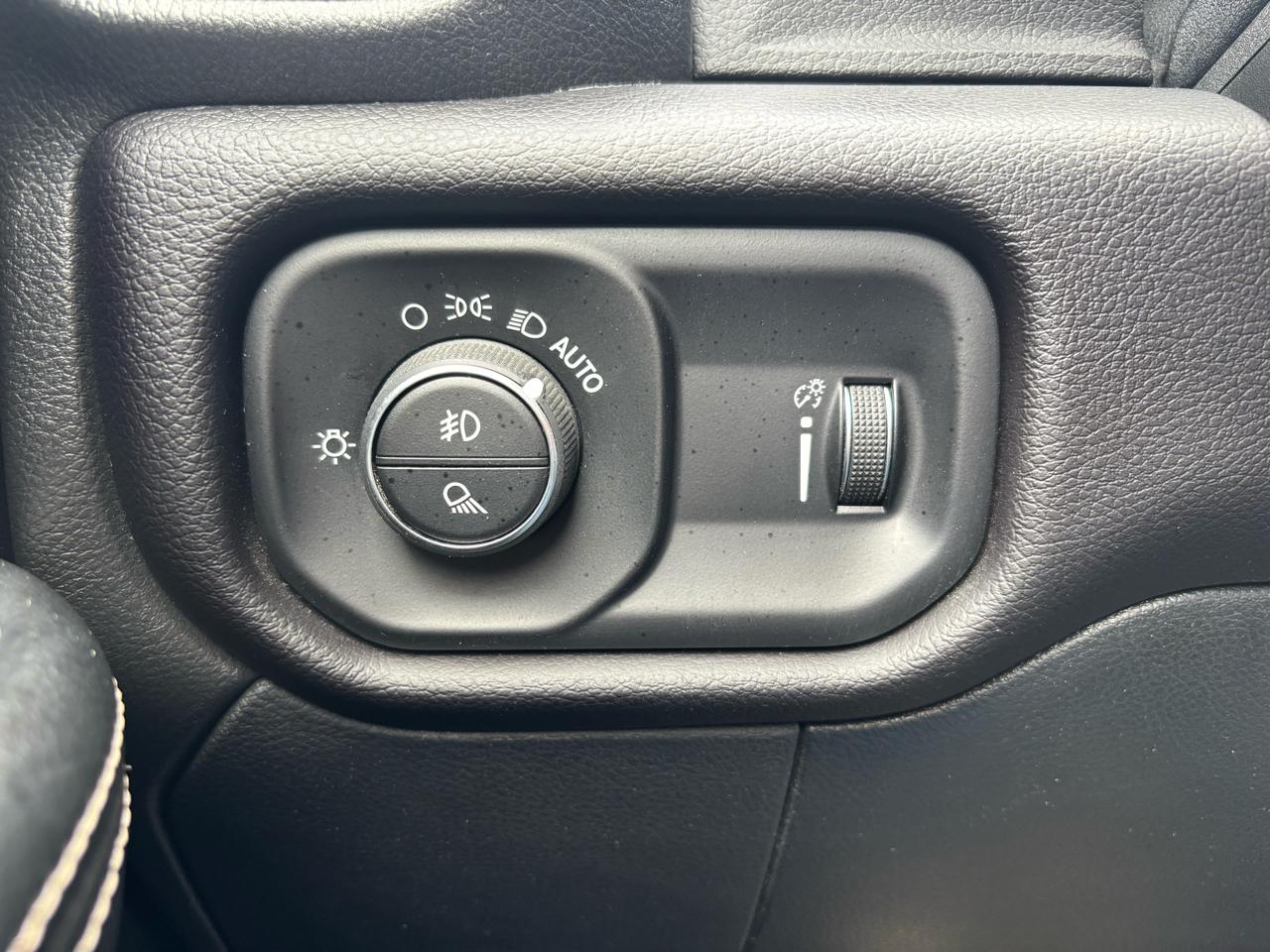 RAM 2500 Big Horn 4x4 Crew Cab 6'4" Box 2023