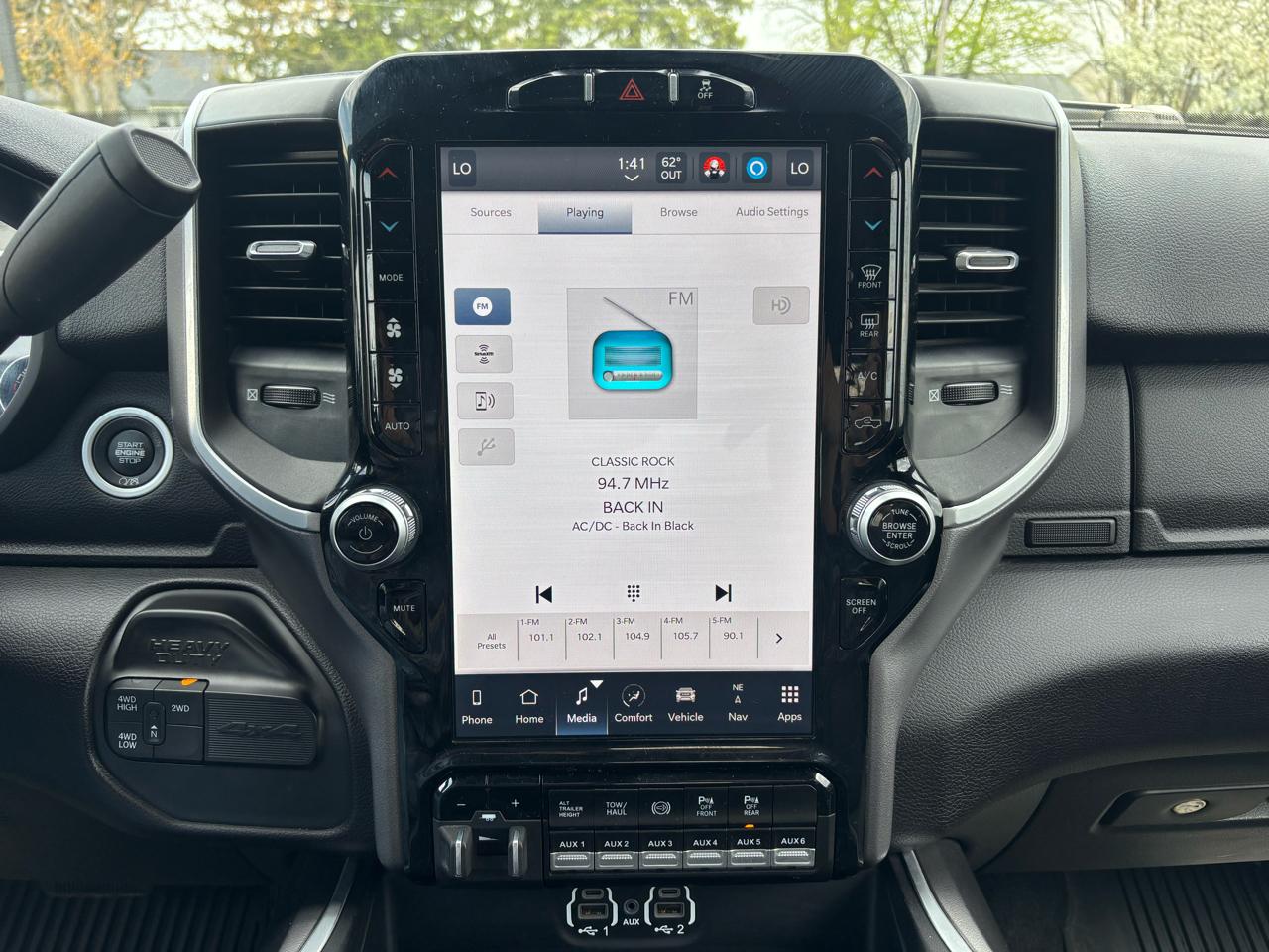 RAM 2500 Big Horn 4x4 Crew Cab 6'4" Box 2023