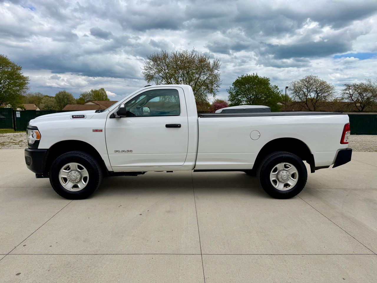 RAM 3500 Tradesman 4x4 Reg Cab 8' Box 2019