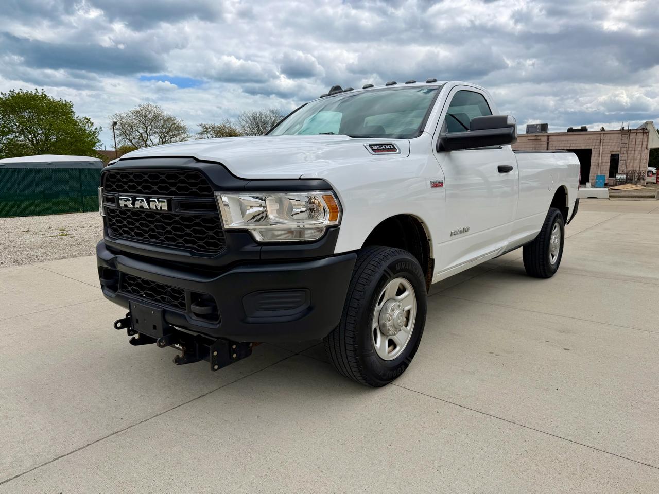 RAM 3500 Tradesman 4x4 Reg Cab 8' Box 2019