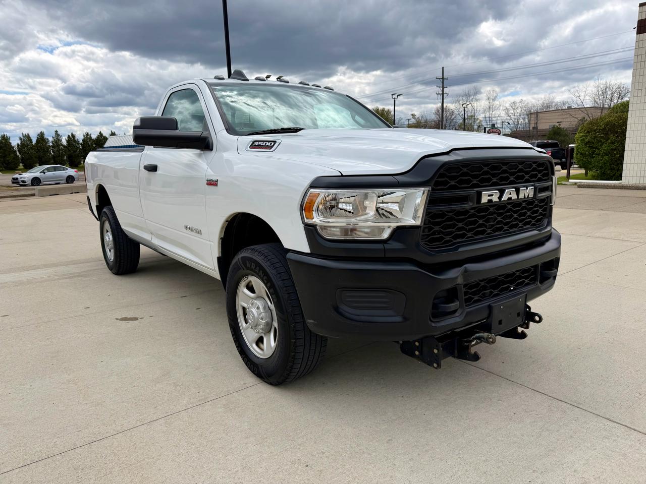 RAM 3500 Tradesman 4x4 Reg Cab 8' Box 2019