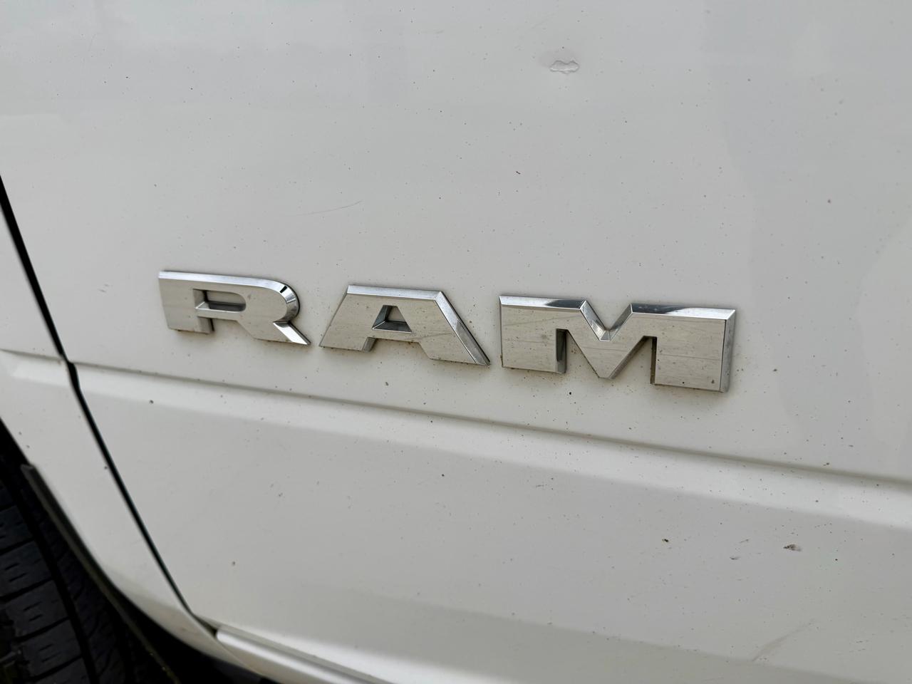 RAM 3500 Tradesman 4x4 Reg Cab 8' Box 2019